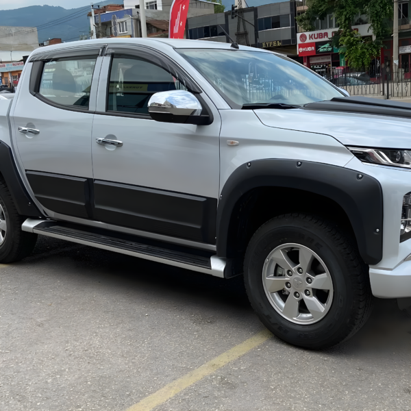 Matte Black Body Cladding Side Door For Mitsubishi L200