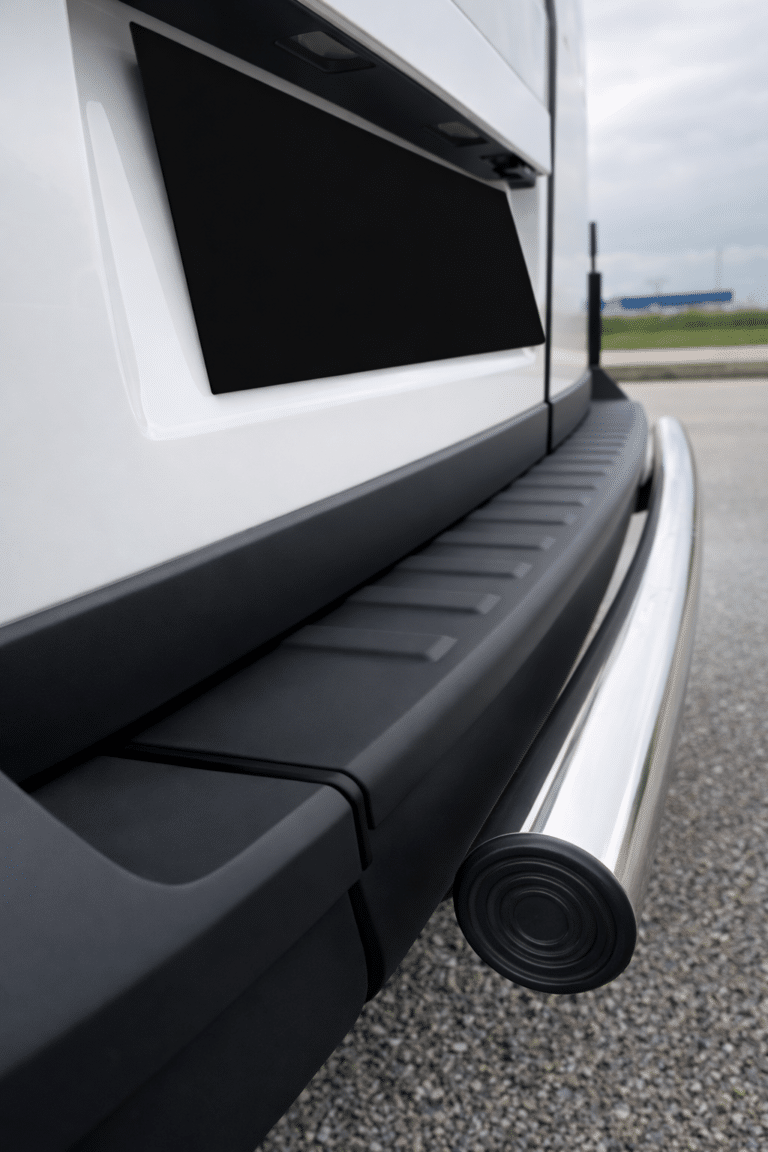 VW Crafter MK2 / MAN TGE Rear Bumper Protector (2017+)