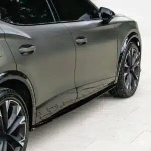 Gloss black side skirt diffusers for Cupra Formentor models (2020-present