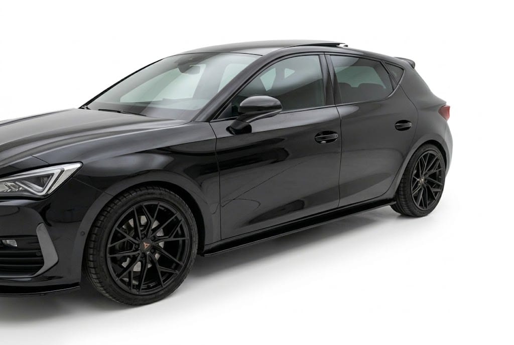 Side Skirts for Cupra Leon 2020+ Seat Leon Fr Mk4 2020+ 1 Gloss black side skirts for CUPRA Leon Mk4 2020 and SEAT Leon FR models