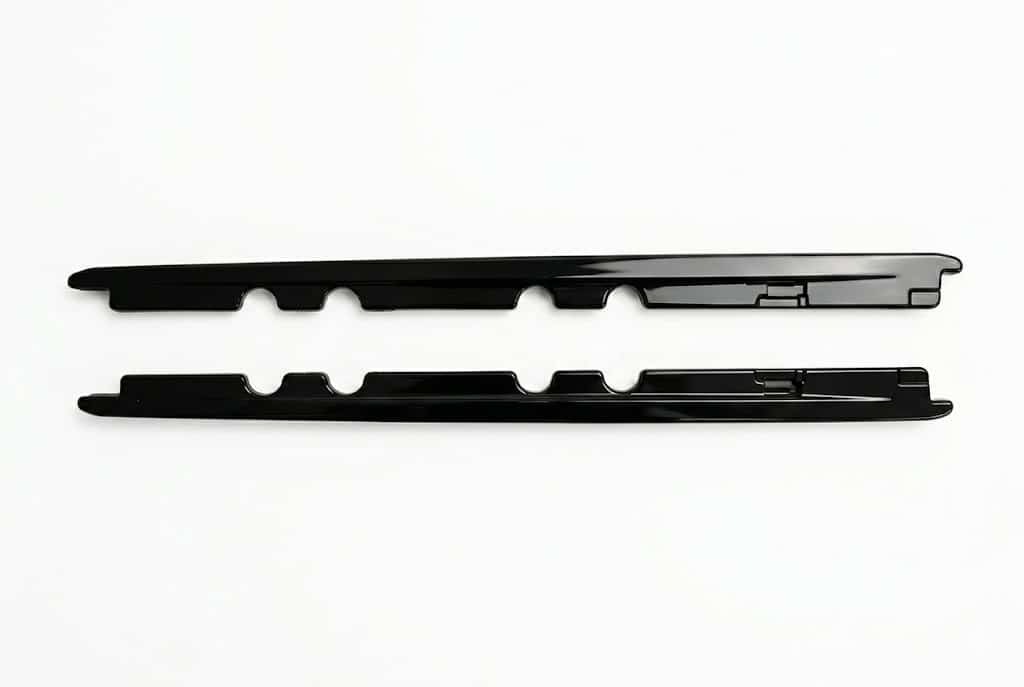 Side Skirts for Cupra Leon 2020+ Seat Leon Fr Mk4 2020+ 5 Gloss black side skirts for CUPRA Leon Mk4 2020 and SEAT Leon FR models