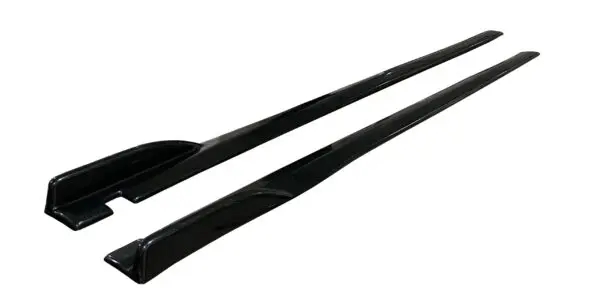 VW Golf MK7 GTI 2013-2016 Side Skirts 3 Gloss Black 190 cm Side Skirts installed on a VW Golf MK7 GTI 2013-2016.