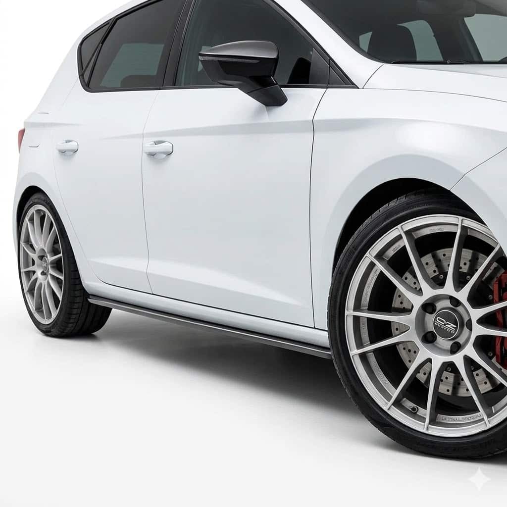 Side Skirts for SEAT Leon FR / Cupra / Standard (2012-2019) 1 Gloss black side skirts for Seat Leon Mk3 5F (2012-2019), performance side blades for FR, Cupra and Standard models.