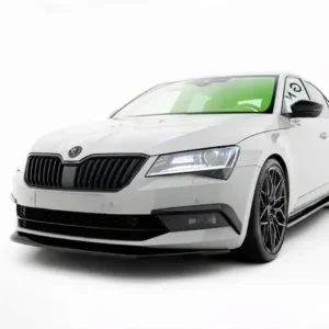 Gloss black front splitter for Škoda Superb MK3 (2015-2018) pre-facelift models.