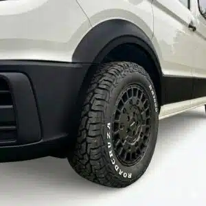 Matte black wheel arch extension kit for VW Crafter MK2 and MAN TGE (2017-present).